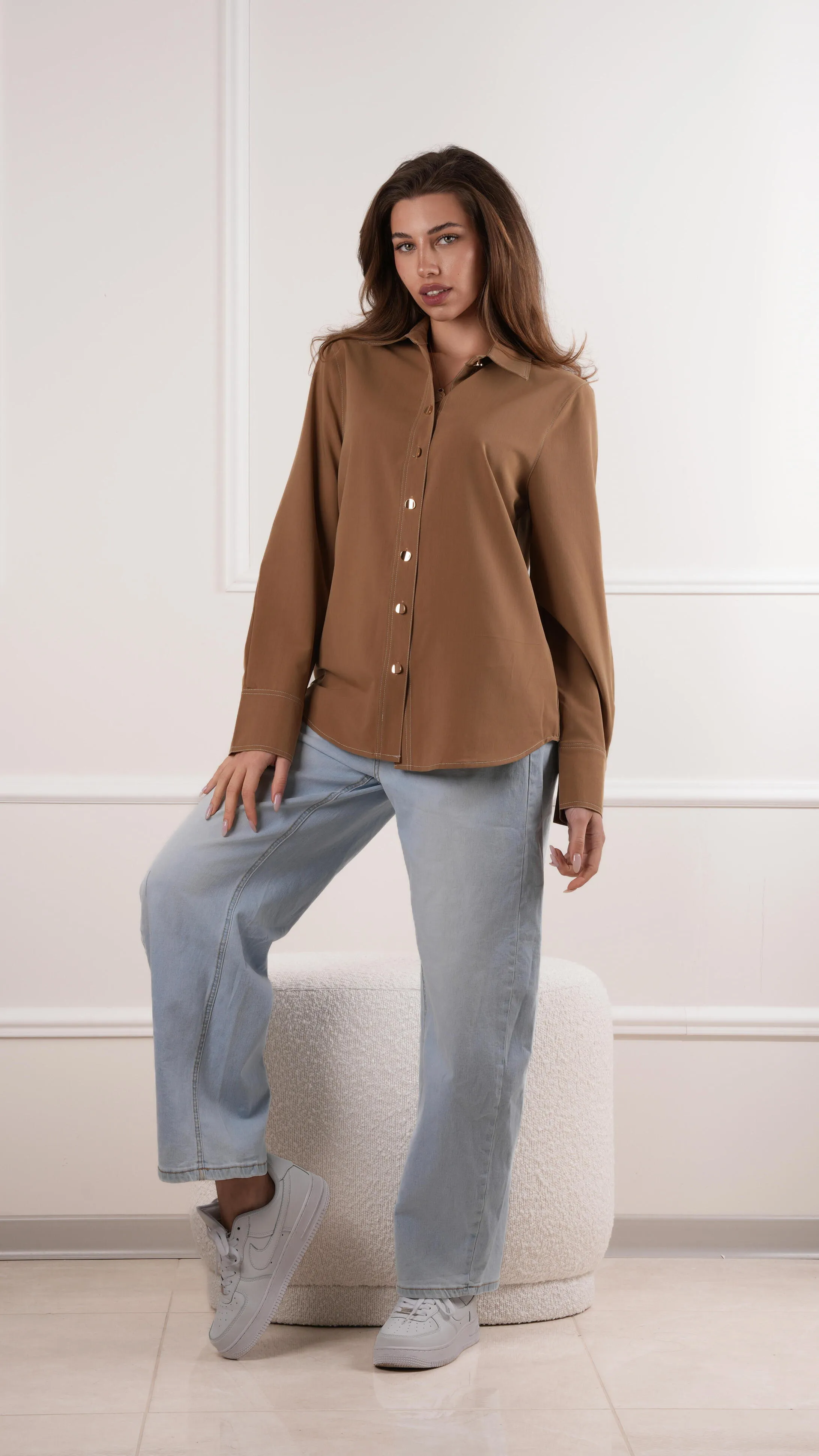 Classic button-up shirt with contrast details wholesale