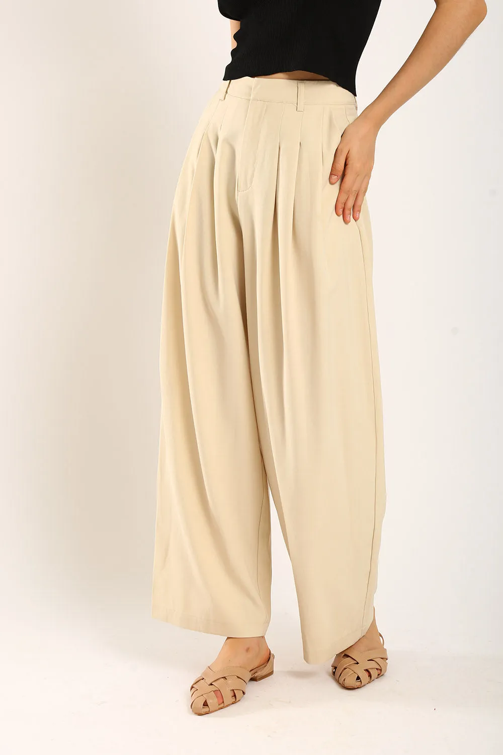 Claudette Relaxed Tailored Pants in Apricot