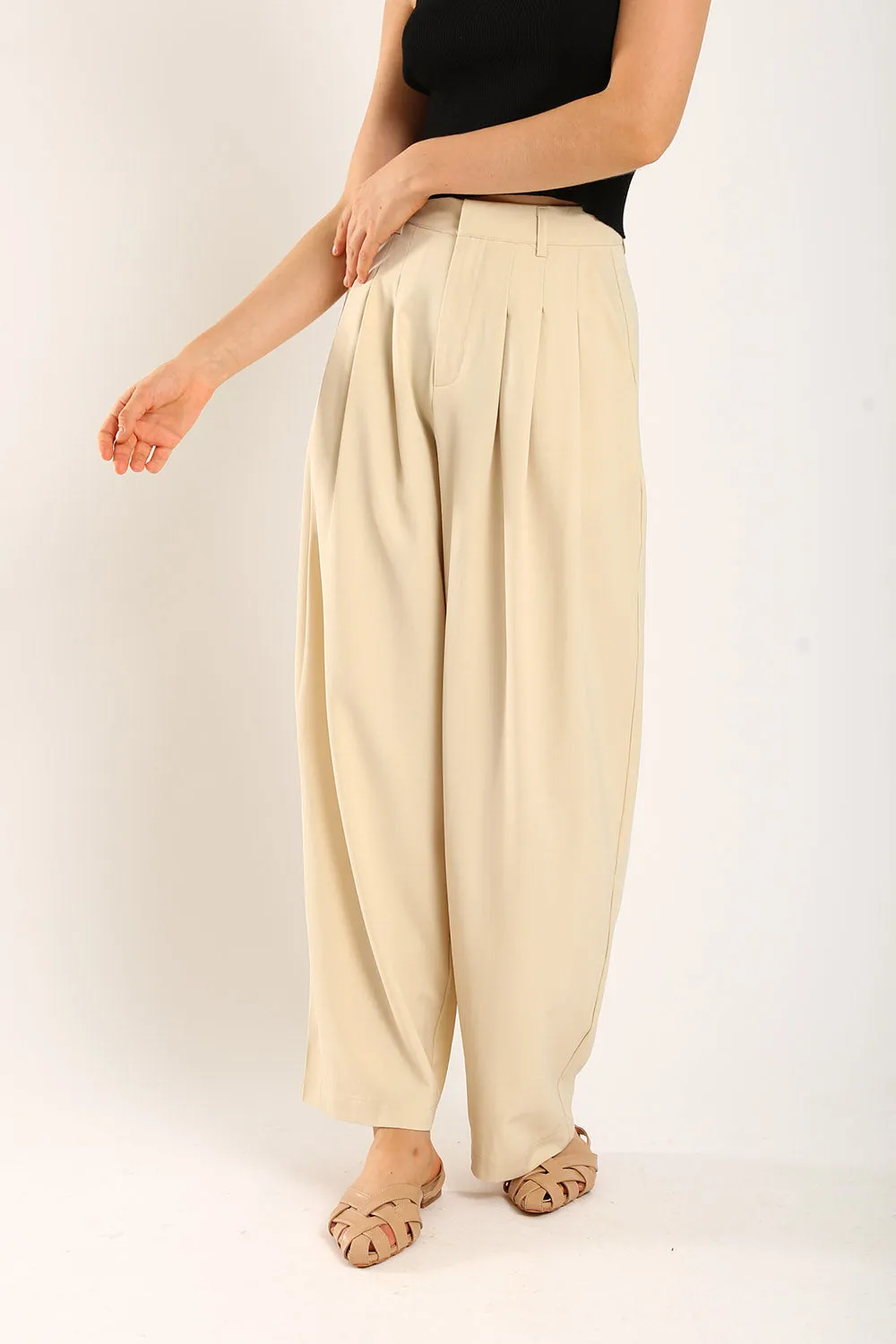 Claudette Relaxed Tailored Pants in Apricot