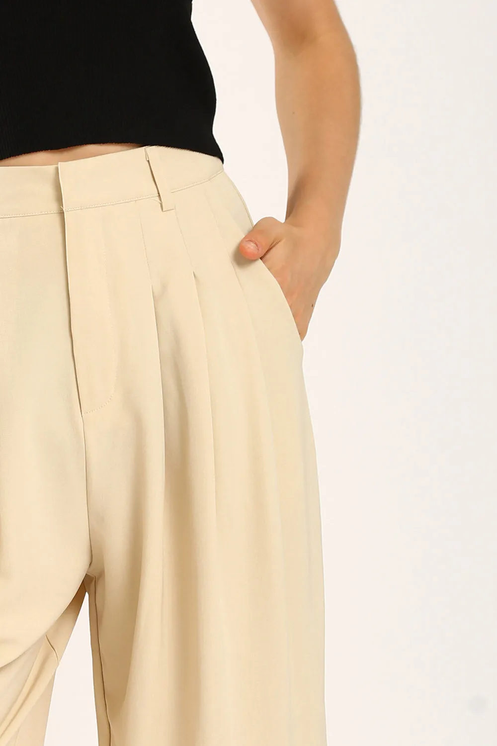 Claudette Relaxed Tailored Pants in Apricot