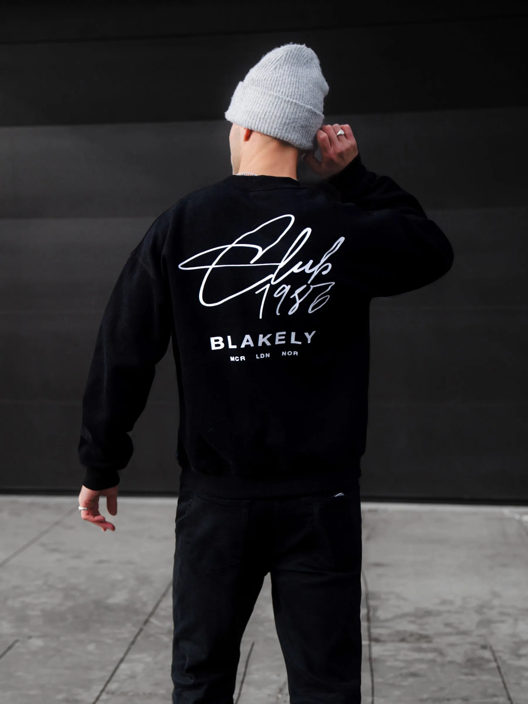 Club Relaxed Jumper - Black