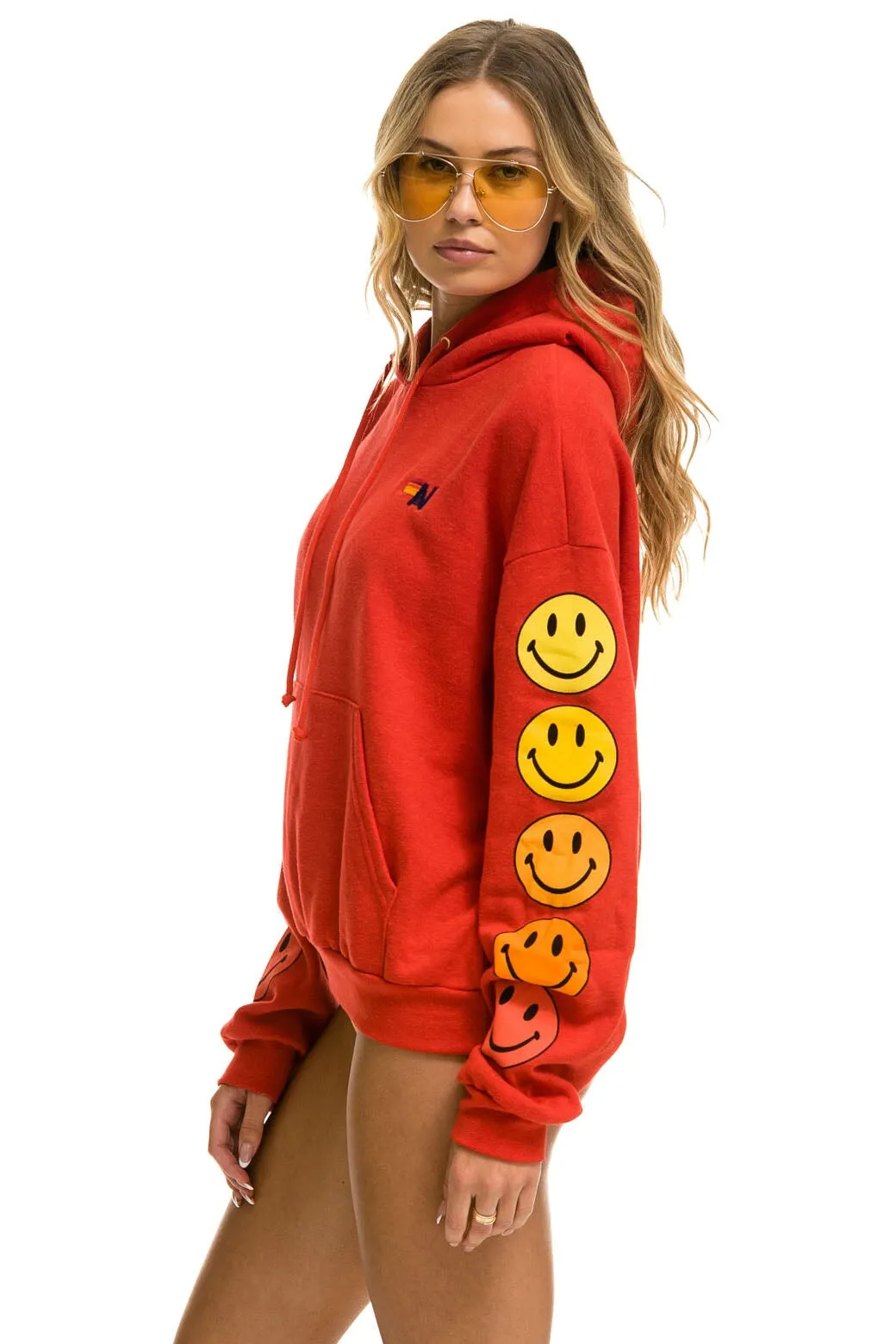 SMILEY SUNSET RELAXED PULLOVER HOODIE - RED